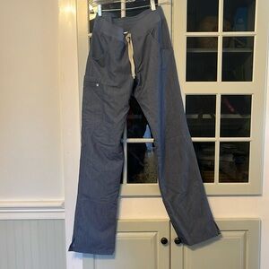 Figs Cade cargo pants scrubs women’s XS/tall extra small tall blushed denim blue